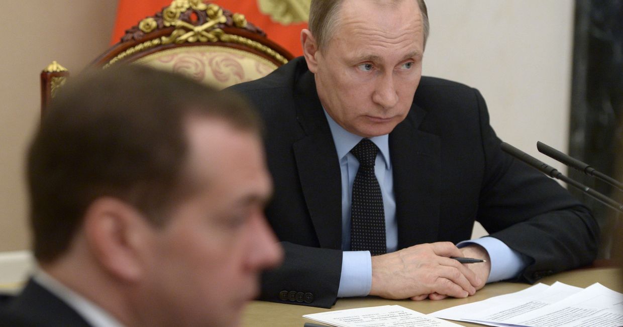 Президент России Владимир Путин проводит в Кремле совещание с членами правительства РФ. 16 марта 2016