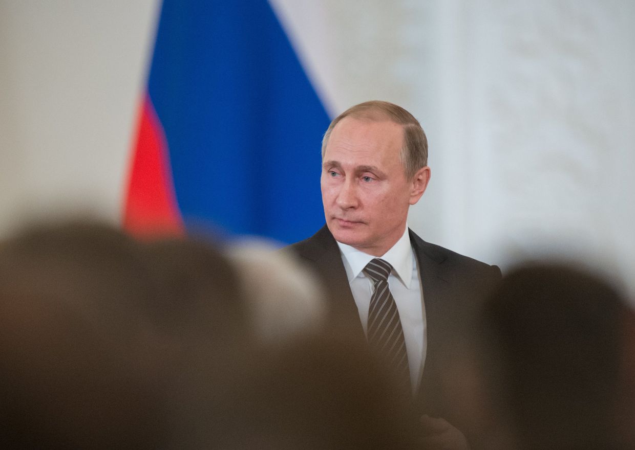 Президент РФ В. Путин вручил госнаграды военным, участвовавшим в антитеррористической операции в Сирии
