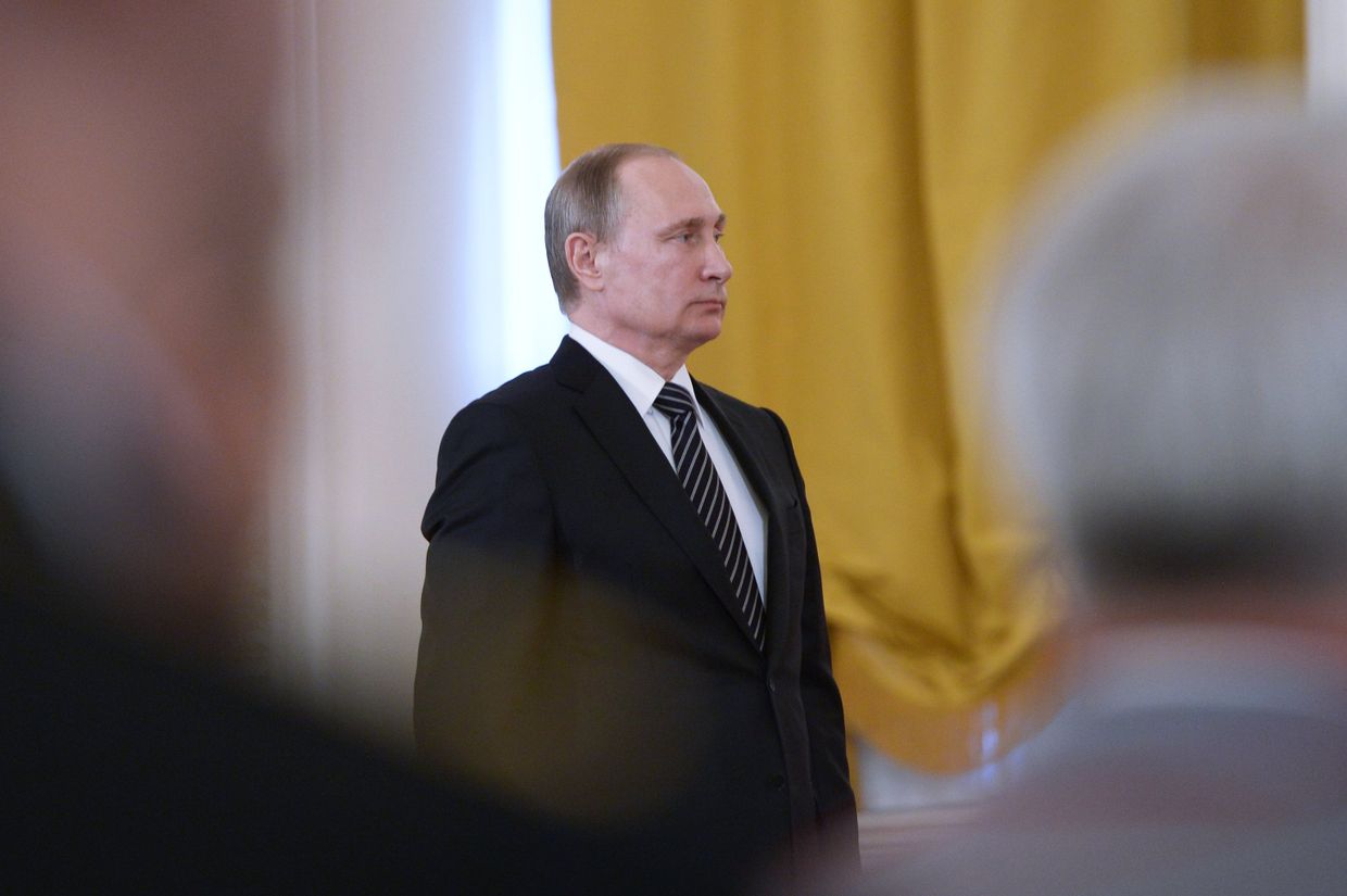 Президент РФ В. Путин вручил госнаграды военным, участвовавшим в антитеррористической операции в Сирии