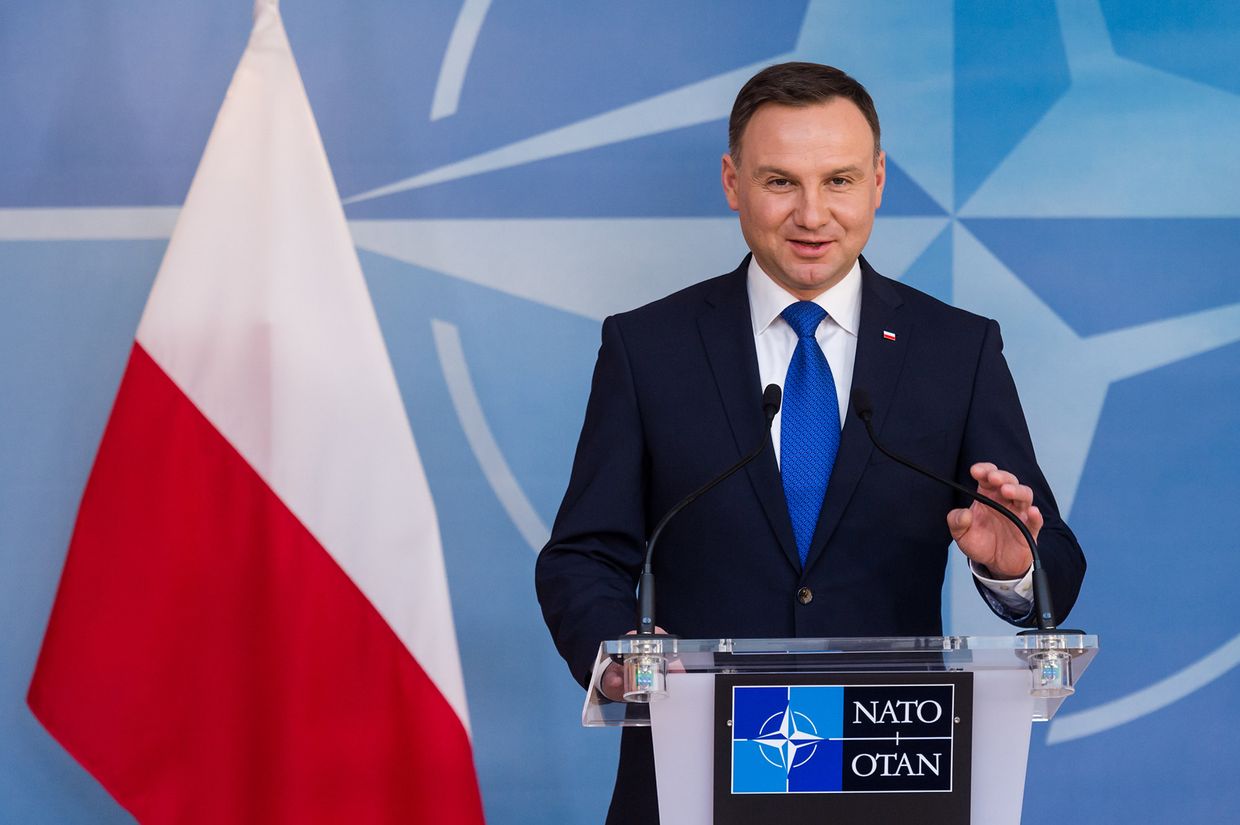 Президент Польши Анджей Дуда обращается к СМИ в штаб-квартире НАТО в Брюсселе Президент Польши Анджей Дуда обращается к СМИ в штаб-квартире НАТО в Брюсселе