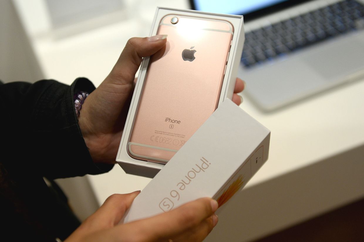 Старт продаж новых iPhone 6s и iPhone 6s Plus в Москве