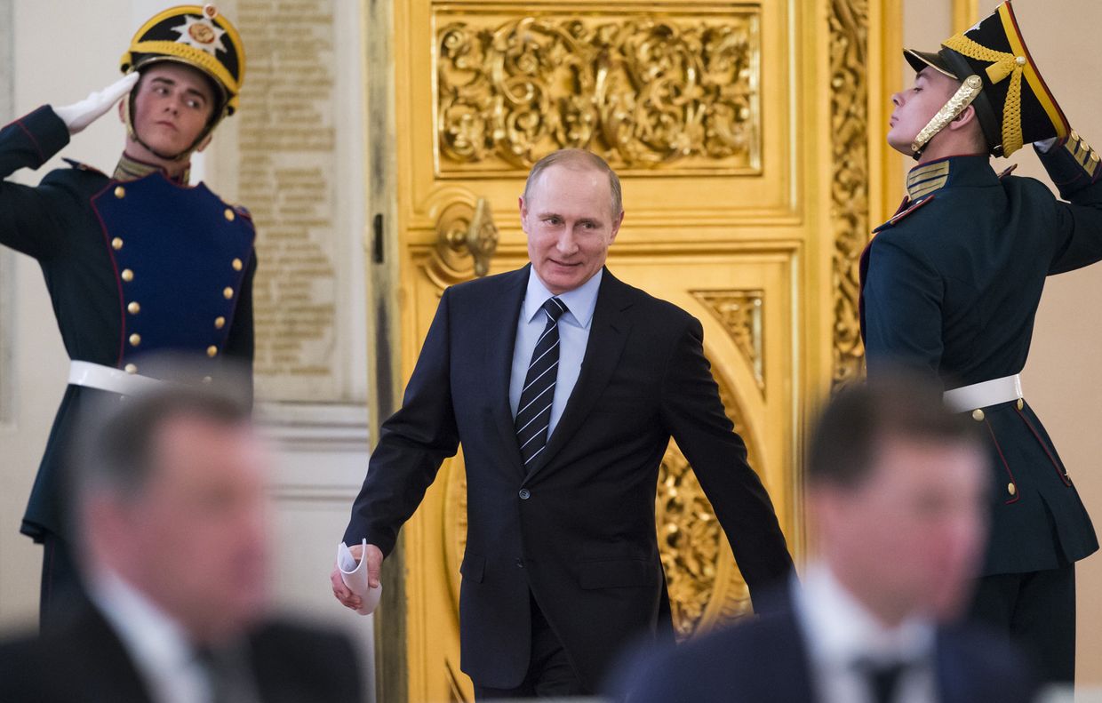 Президент России Владимир Путин перед началом заседания Российского организационного комитета  «Победа» в Кремле