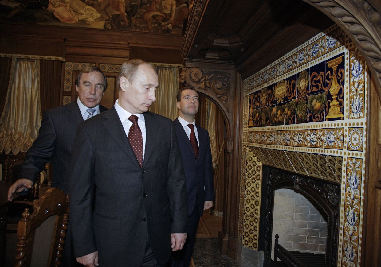 Президент РФ Д.Медведев и премьер-министр РФ В.Путин посетили Дом музыки