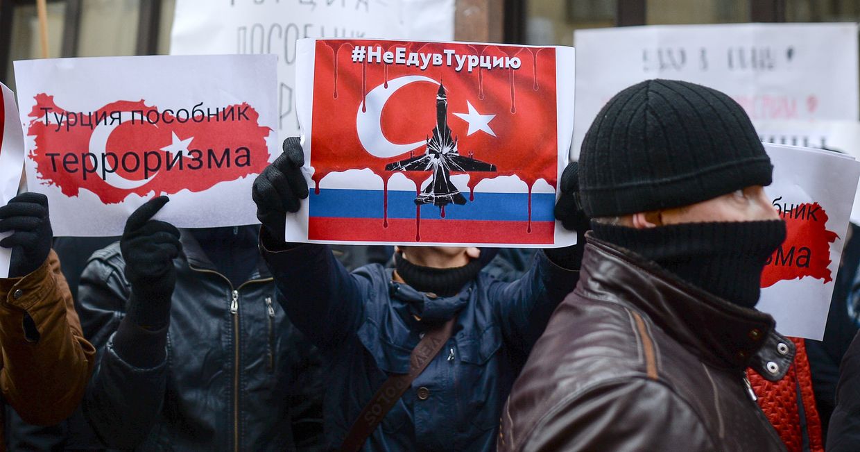 Акция протеста в Москве против действий ВВС Турции