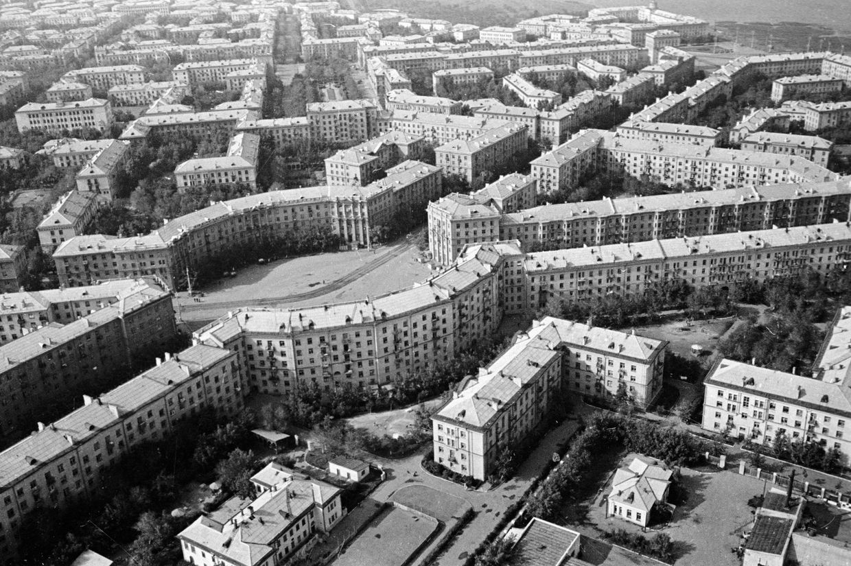 Вид на город Магнитогорск с борта самолета