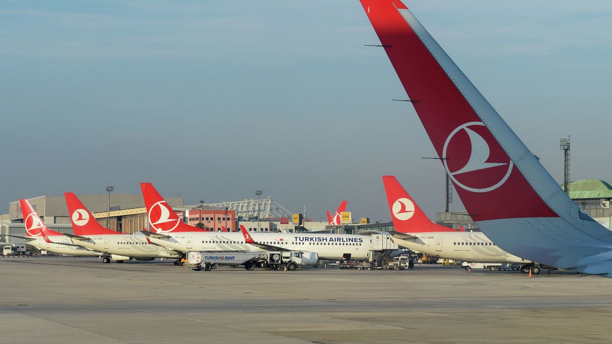 Самолеты авиакомпании Turkish Airlines в Международном аэропорту имени Ататюрка в Стамбуле