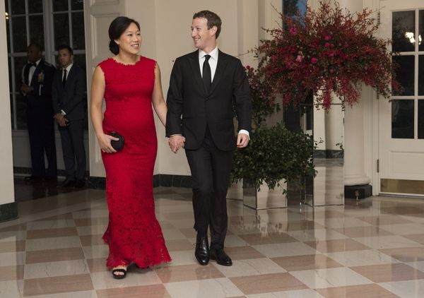 Руководитель компании Facebook Inc. Марк Цукерберг и его жена Присцилла Чан Руководитель компании Facebook Inc. Марк Цукерберг и его жена Присцилла Чан