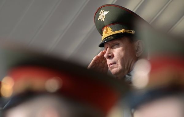 Главнокомандующий внутренними войсками МВД России Виктор Золотов