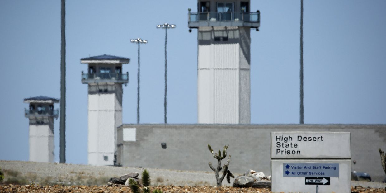 Сторожевые башни тюрьмы High Desert State Prison