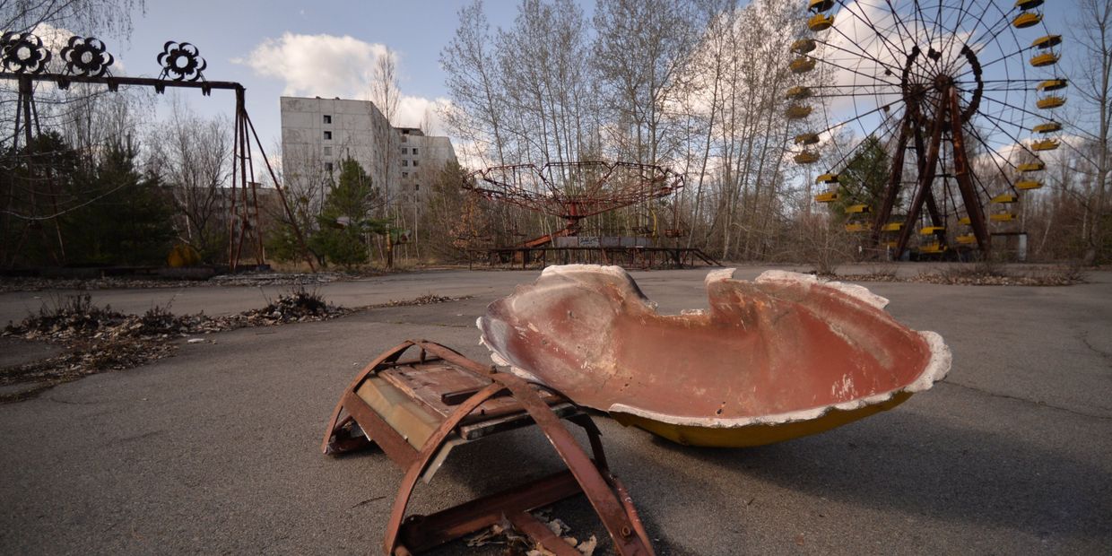 В эвакуированном после аварии на ЧАЭС городе Припять в Чернобыльской Зоне Отчуждения В эвакуированном после аварии на ЧАЭС городе Припять в Чернобыльской Зоне Отчуждения