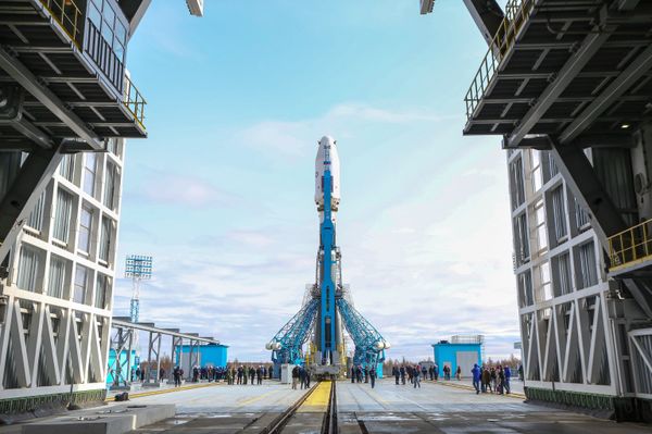 Вывоз ракеты «Союз-2.1а» с космическими аппаратами на стартовую площадку космодрома «Восточный» Вывоз ракеты «Союз-2.1а» с космическими аппаратами на стартовую площадку космодрома «Восточный»