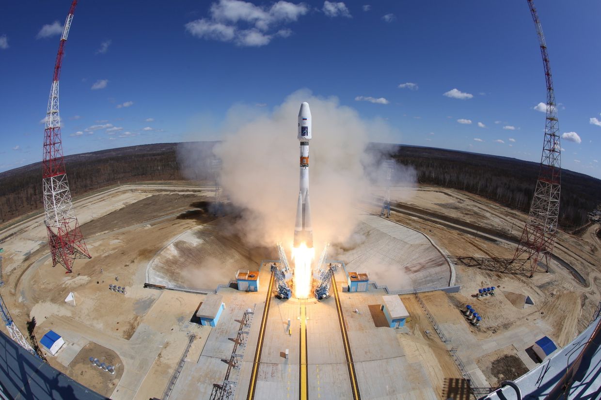 Старт ракеты-носителя «Союз-2.1а» с тремя российскими спутниками «Ломоносов», «Аист-2Д» и SamSat-218 с космодрома «Восточный»
