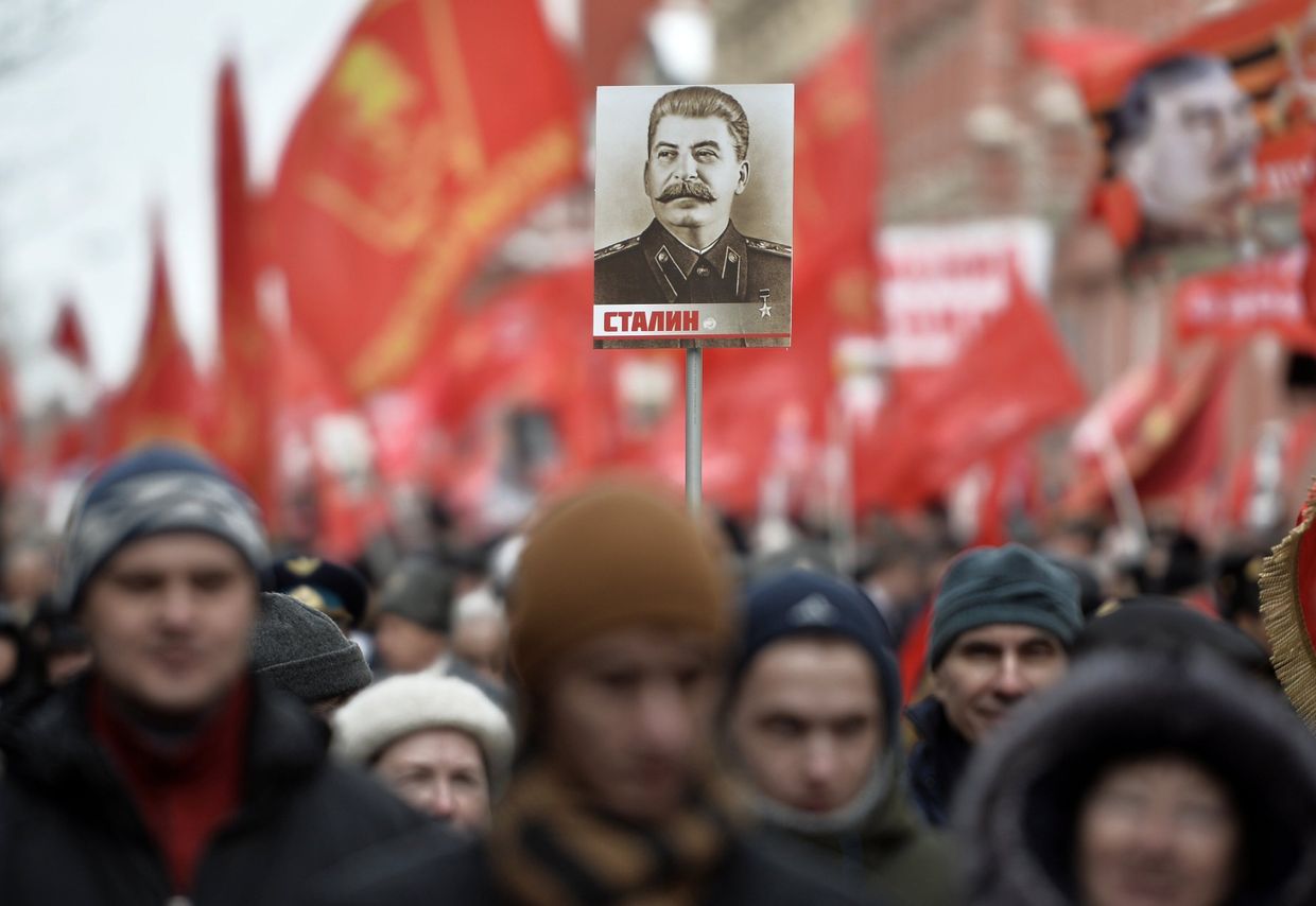 Шествие и митинг КПРФ, посвященные 98-й годовщине Советской Армии и ВМФ