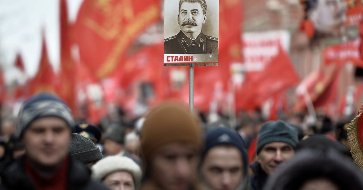 Шествие и митинг КПРФ, посвященные 98-й годовщине Советской Армии и ВМФ