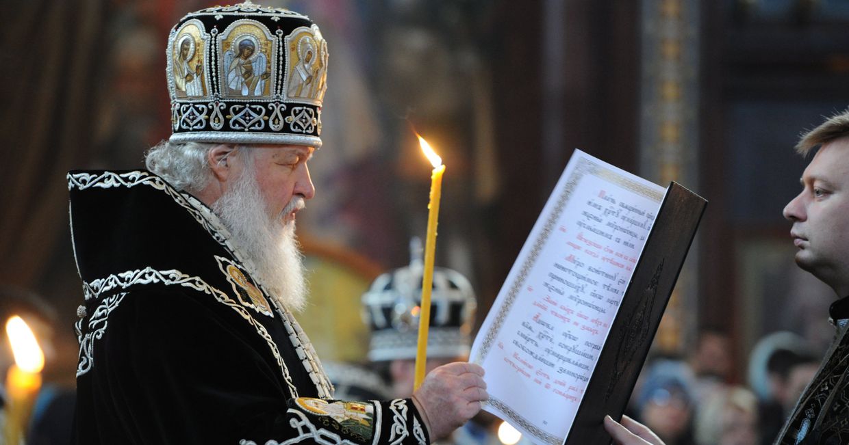 Патриарх Кирилл совершил богослужение с чином погребения плащаницы Патриарх Кирилл совершил богослужение с чином погребения плащаницы