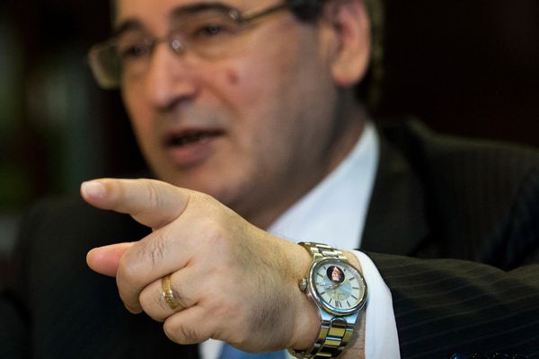 Наручные часы с портретом президента Сирии Башара Асада