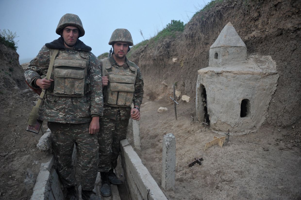 Карабахские военные на первой линии обороны армии обороны Нагорного Карабаха