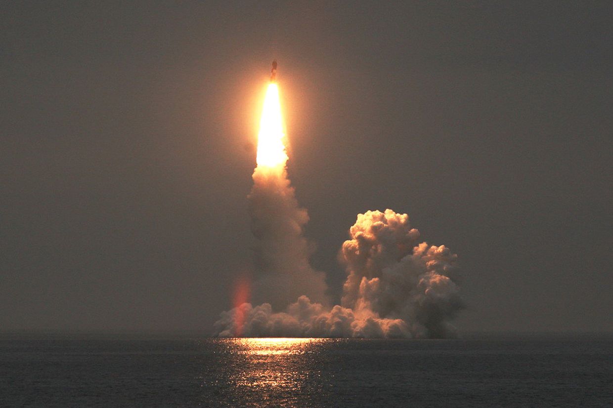 Испытания межконтинентальной баллистической ракеты «Булава» Испытания межконтинентальной баллистической ракеты «Булава»