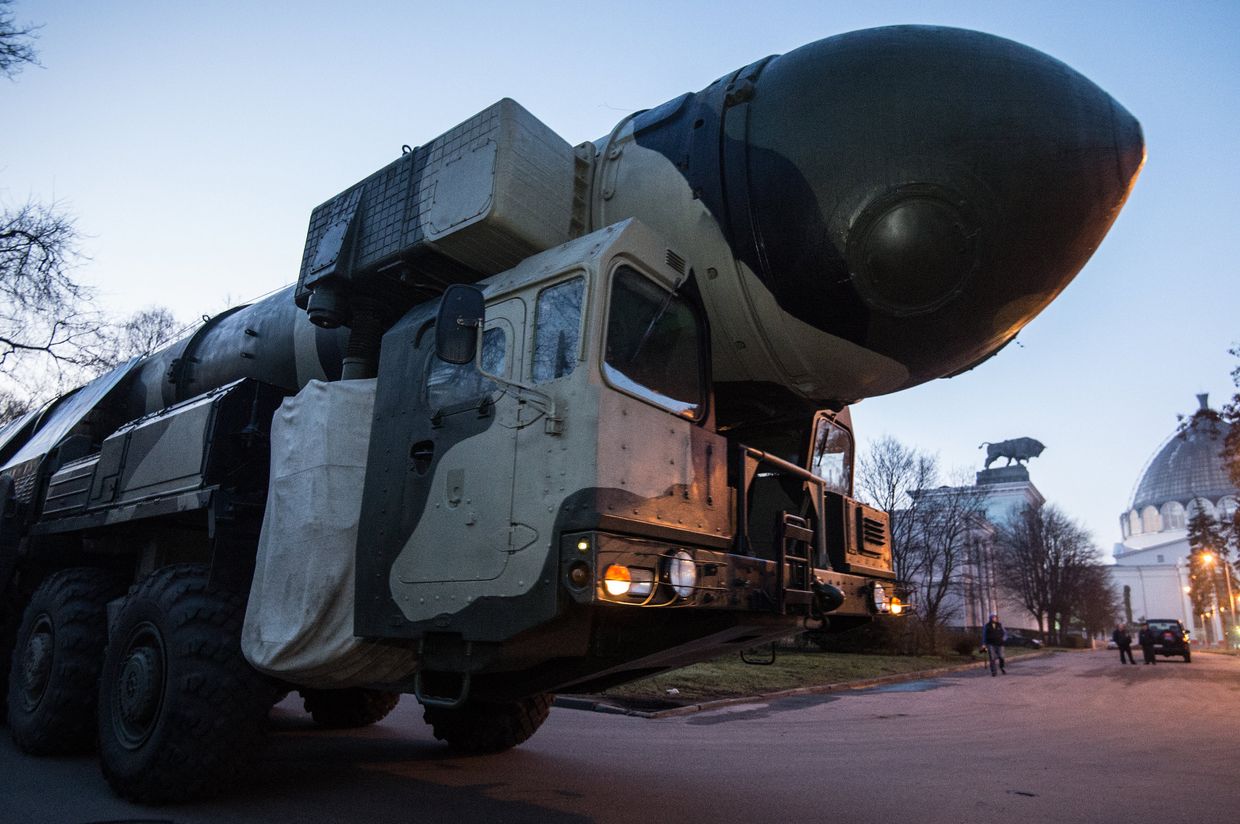 Траспортировка пусковой установки «Тополь» на ВДНХ