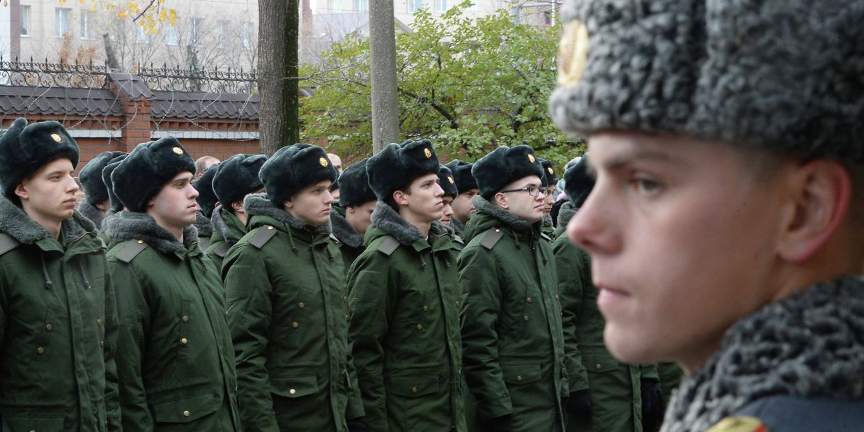Отправка призывников в комендантский Преображенский полк