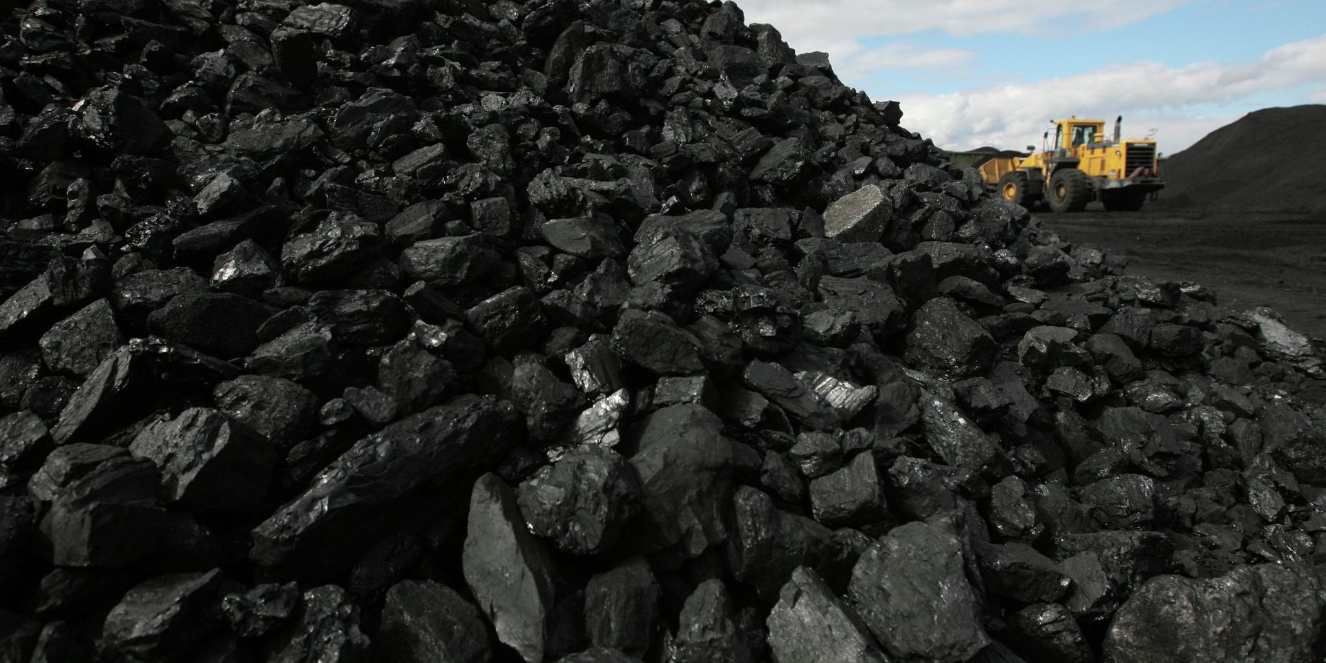 Сортированный уголь на складе обогатительной фабрики - ИноСМИ, 1920, 08.02.2021