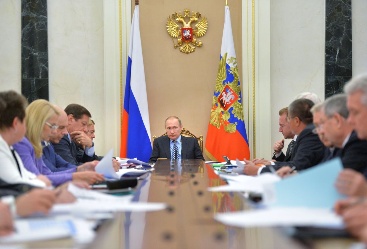 Владимир Путин провел заседание президиума Экономического совета Владимир Путин провел заседание президиума Экономического совета