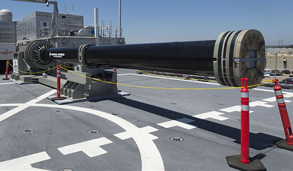 Один из двух прототипов электромагнитного рельсотрона на борту USS Millinocket