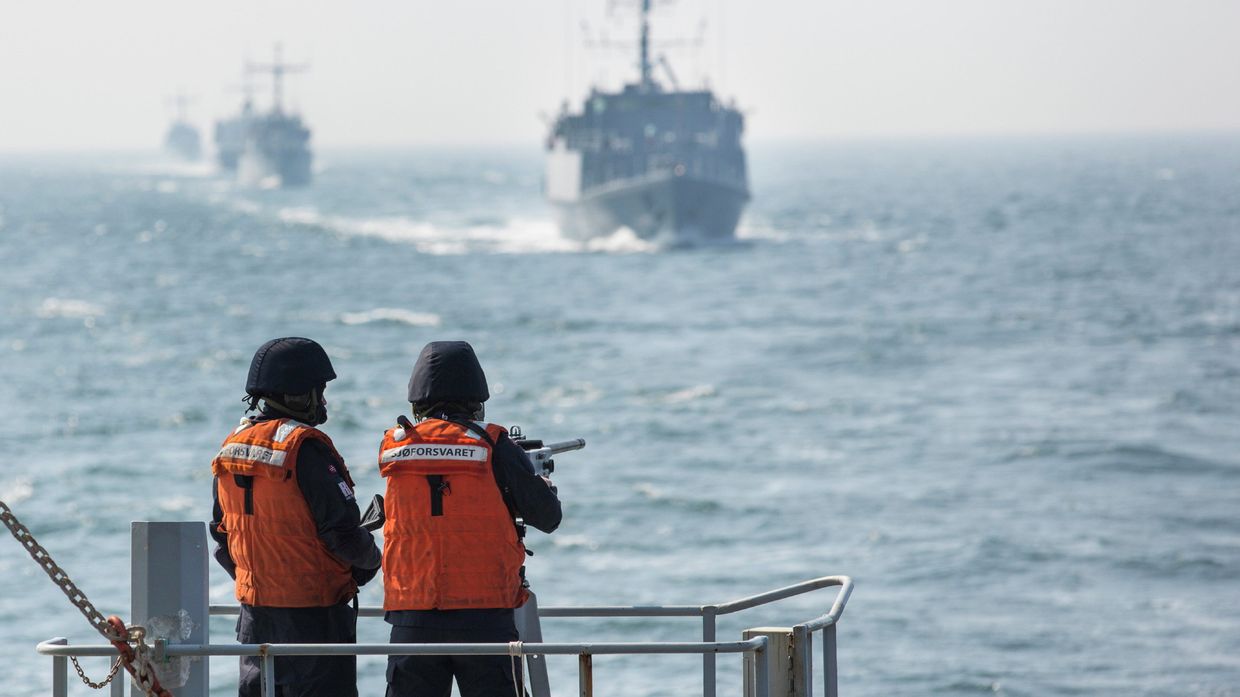 Норвежские моряки во время учений НАТО в Балтийском море