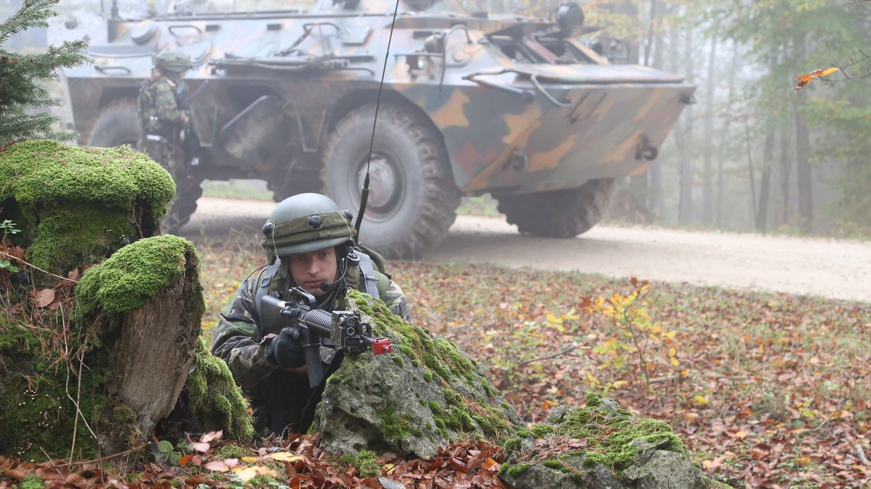 Солдаты румынской армии на военных учениях Combined Resolve III