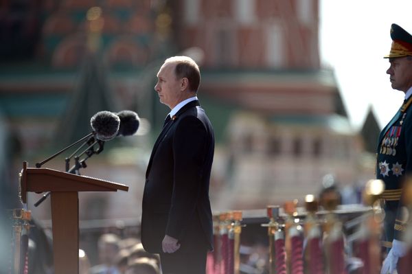 Президент РФ Владимир Путин на военном параде в честь 70-й годовщины Победы в ВОВ Президент РФ Владимир Путин на военном параде в честь 70-й годовщины Победы в ВОВ
