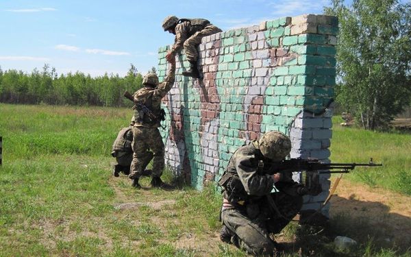 Подготовка военнослужащих бригад ВДВ в учебном центре Высокомобильных десантных войск