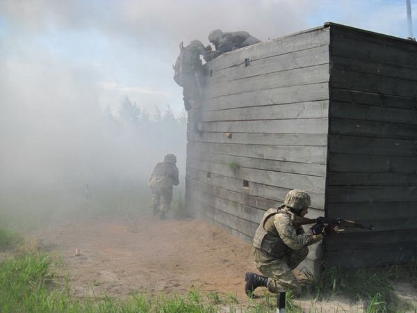 Подготовка военнослужащих бригад ВДВ в учебном центре Высокомобильных десантных войск