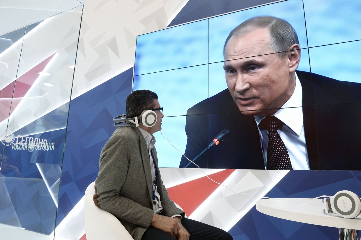 Пленарное заседание «На пороге новой экономической реальности» в рамках ПМЭФ