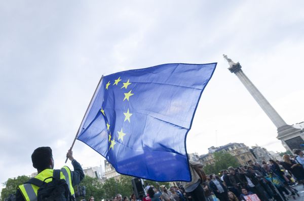 Сторонники членства в Евросоюзе во время митинга на Трафальгарской площади