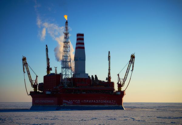 Нефтяная платформа «Приразломная»