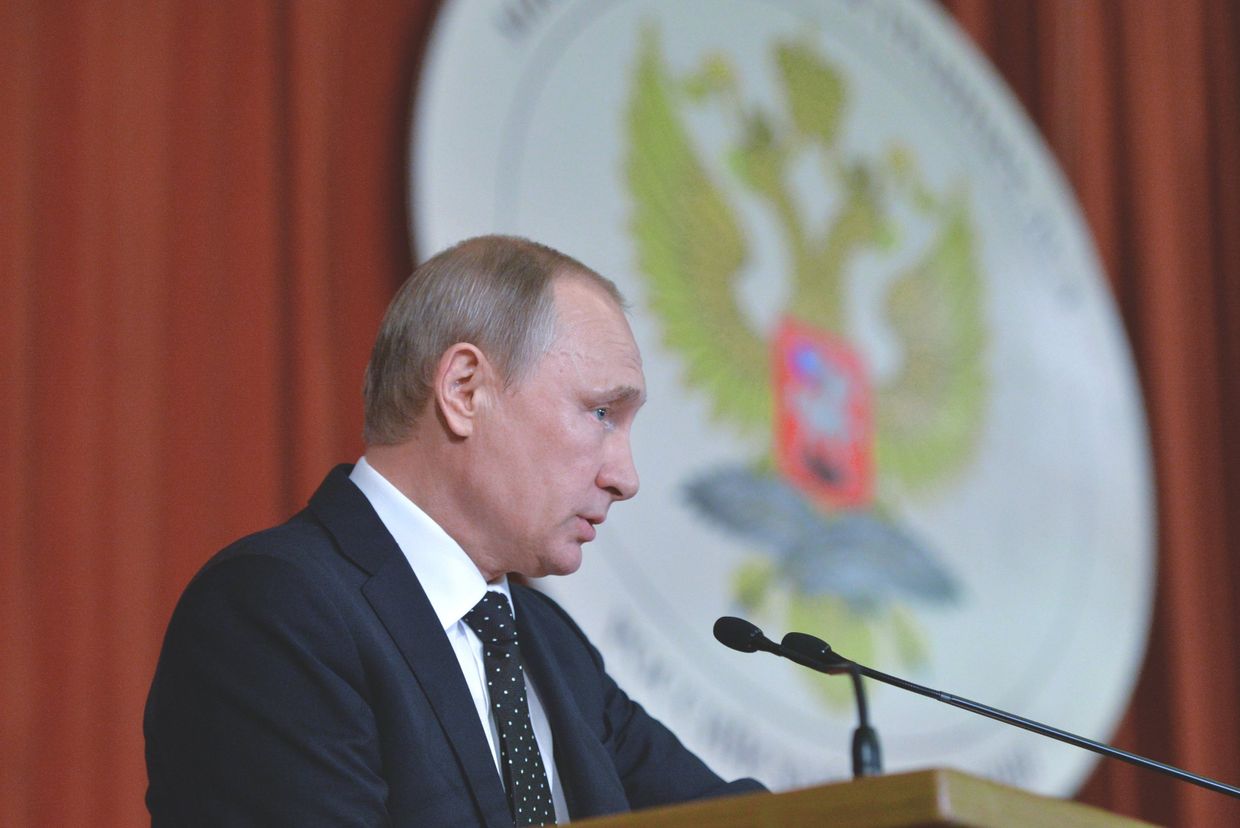 Президент России Владимир Путин выступает в МИД РФ на совещании послов и постоянных представителей РФ в иностранных государствах. 30 июня 2016
