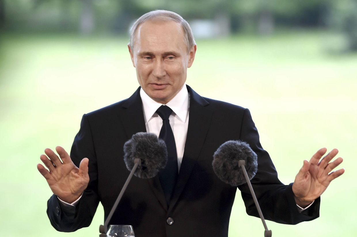 Президент РФ Владимир Путин во время совместной с президентом Финляндской Республики Саули Ниинистё пресс-конференции по итогам встречи в Наантали