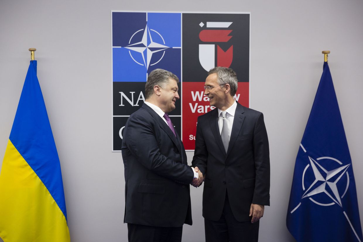 Президент Украины Петр Порошенко и генеральный секретарь НАТО Йенс Столтенберг