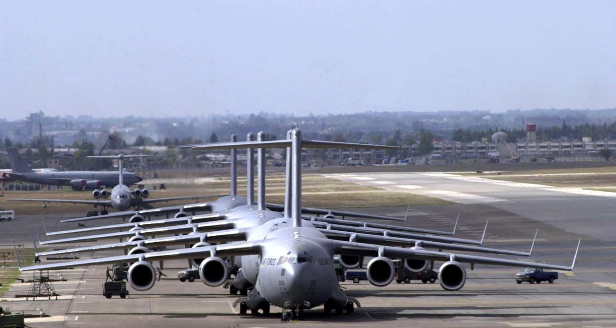 Военно-транспортные самолеты С-17 Globemaster III на авиабазе Инджирлик в Турции