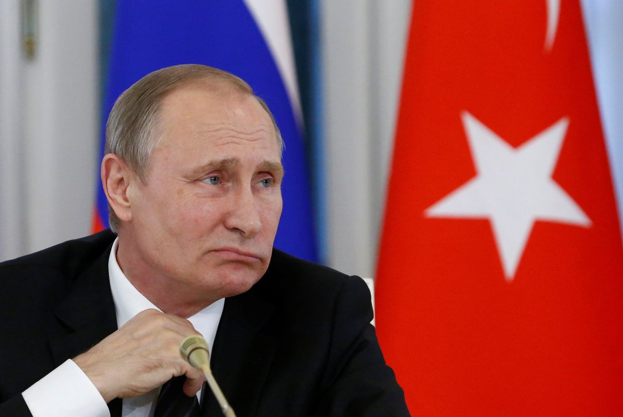 Президент России Владимир Путин на пресс-конференции