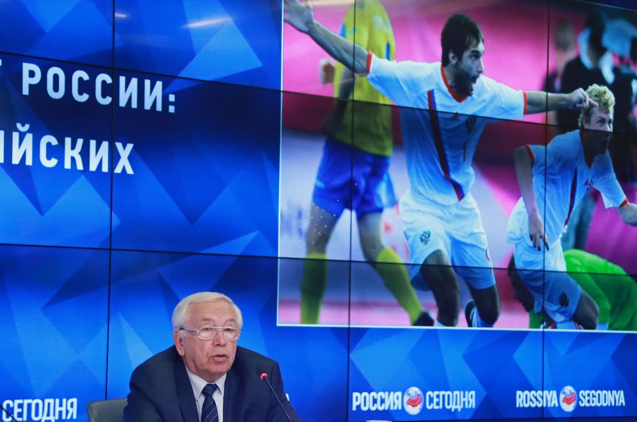 Президент Паралимпийского комитета России Владимир Лукин на мультимедийной пресс-конференции по итогам решения Международного паралимпийского комитета. 8 августа 2016