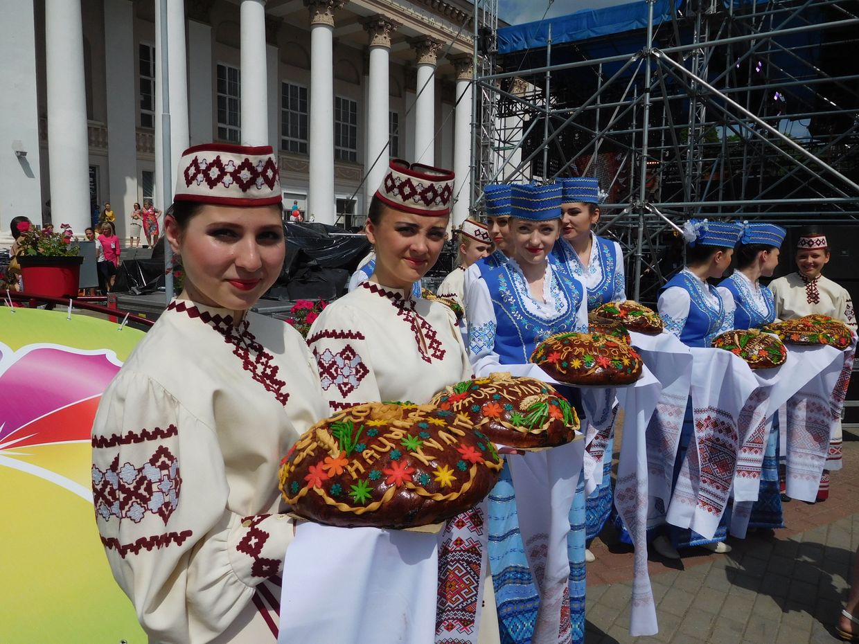 XI фестиваль национальных культур прошел в белорусском Гродно XI фестиваль национальных культур прошел в белорусском Гродно