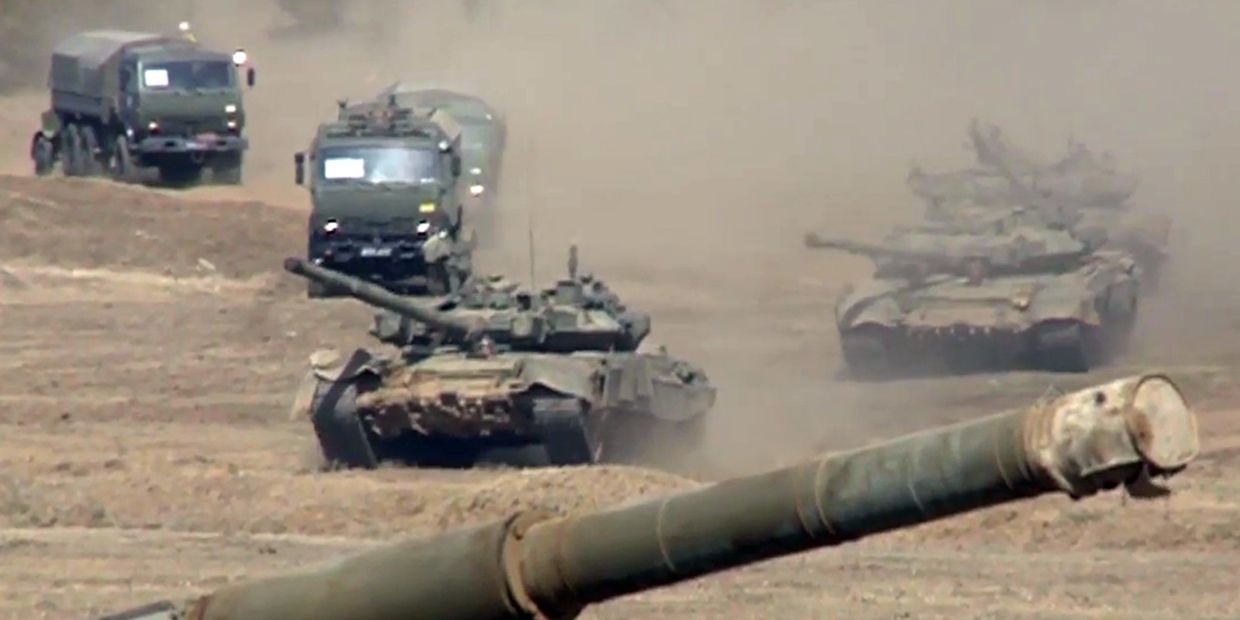 Совершение марша бригадой управления Западного военного округа (ЗВО) и мотострелковой бригадой Южного военного округа (ЮВО) Совершение марша бригадой управления Западного военного округа (ЗВО) и мотострелковой бригадой Южного военного округа (ЮВО)