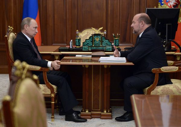 Рабочая встреча президента РФ Владимира Путина с губернатором Архангельской области Игорем Орловым