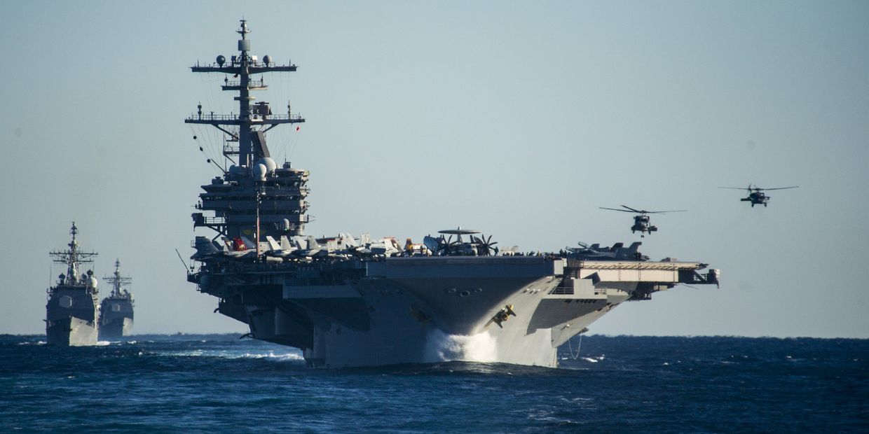 Американский авианосец типа «Нимиц» USS George H.W. Bush
