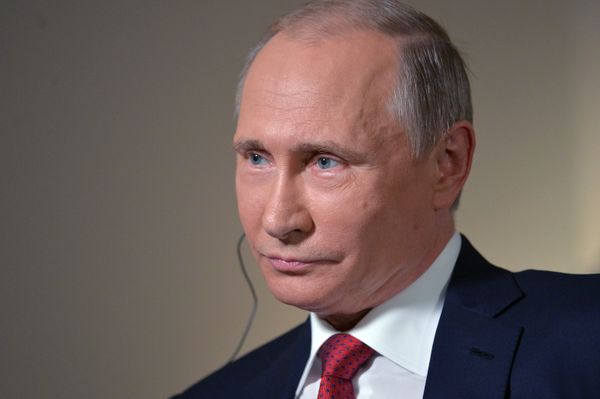 Владимир Путин во время интервью международному информационному агентству «Блумберг»