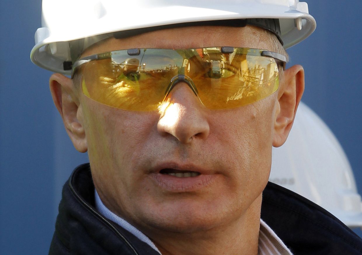 Владимир Путин посетил место строительства газопровода «Северный поток» в Финском заливе Владимир Путин посетил место строительства газопровода «Северный поток» в Финском заливе