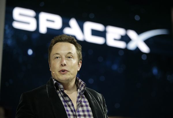 Глава компаний Space X и Tesla Motors Элон Маск