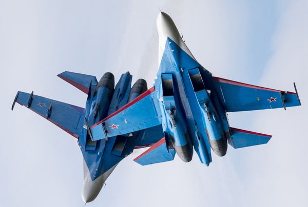 Многоцелевые истребители Су-27 пилотажной группы «Русские Витязи»