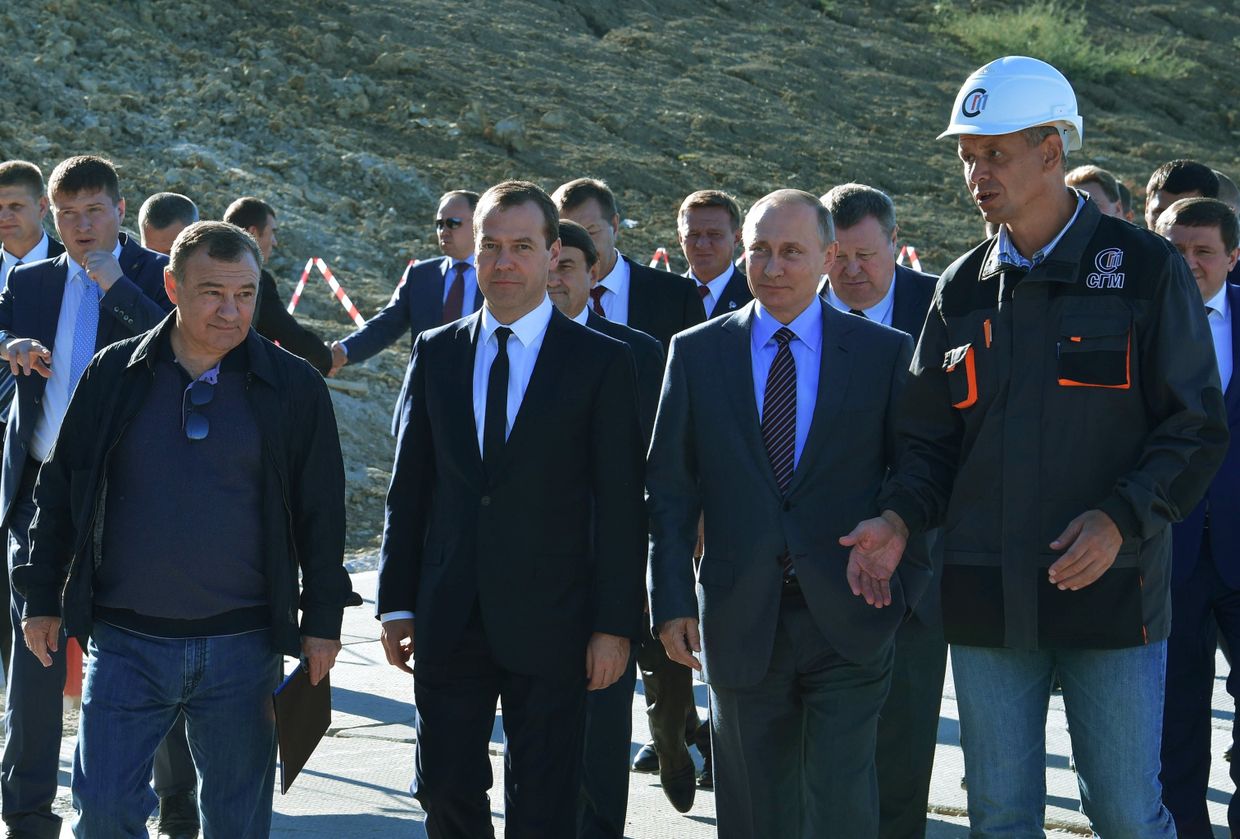Рабочая поездка президента РФ В. Путина и премьер-министра РФ Д. Медведева в Южный федеральный округ